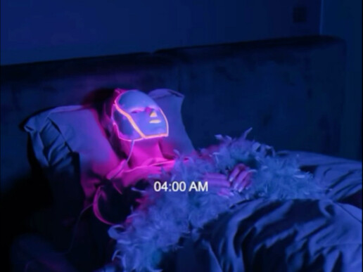 “เหล่าเน็ตไอดอลสาวสุดฮอตจากยุโรปและอเมริกาทำอะไรกันในตอนเช้า?”