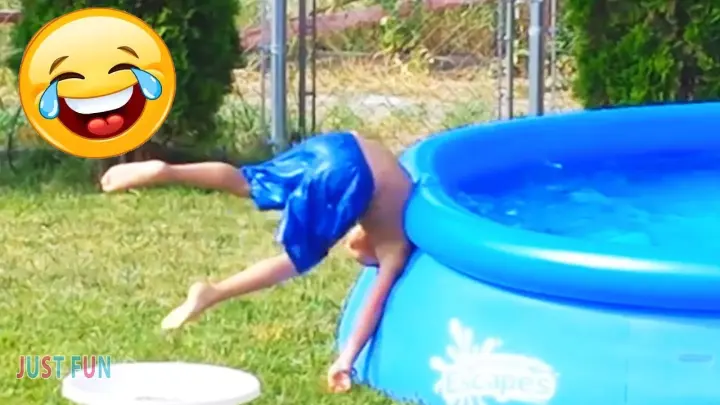 Videos De Risa ðŸ˜‚ Videos Graciosos - NiÃ±os chistosos jugando piscinas de agua & albercas