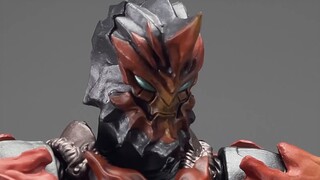 Who says only those standing in the light are heroes! Bandai SHF Unboxing and Playing with the New G