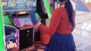 Hat Mita is playing Dance Dance Revolution? #cos #Mita