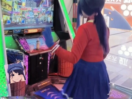 Hat Mita is playing Dance Dance Revolution? #cos #Mita
