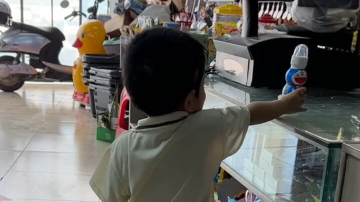 Challenge: A 3-year-old goes to the supermarket alone to shop