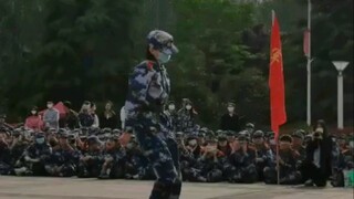 【PZMDXD】Socially phobic female college student sings a song during military training and dances to B