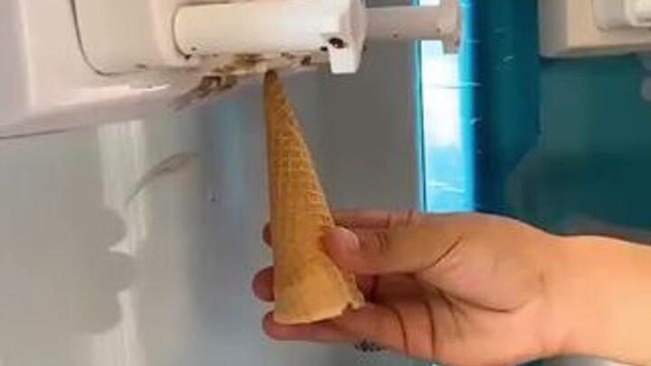 Lạnh quá, bối rối nữa, nhưng vẫn thèm ăn lắm.