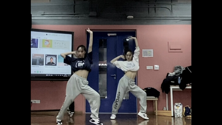 【ผู้เข้ารับการฝึกอบรมชาวจีน】คอลเลกชันห้องซ้อมเต้น