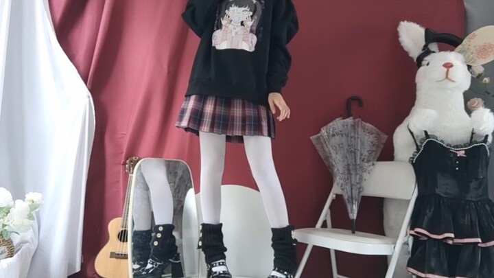 Part 9: Hoodie + Skirt + Stockings + Crew Socks + Leather Shoes → Beat the Heat with This Chill Outf