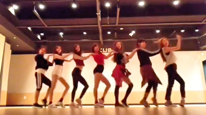 กลิ่นอายเกิร์ลกรุ๊ปชัดมาก! ฝีมือจัดเต็ม! ปี 2026 ยังได้เห็นห้องซ้อมเต้นแบบ ‘ใหม่’ ของ CLC อีกนะ!