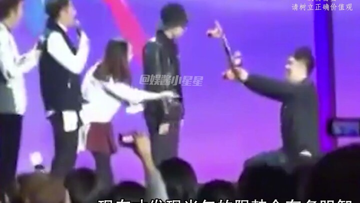 ผูกเชือกจีนสีขาวไว้บนศีรษะ ขโมยเอกลักษณ์จีนแต่กลับอ้างว่าเป็นความงามของเกาหลี? ไม่แปลกใจเลยที่สมัยนั