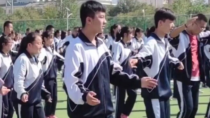 พักกลางวันเต้นตามจังหวะเหมือนกำลังฟื้นฟูร่างกาย