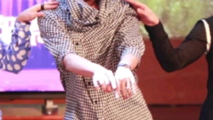 ปีที่จ้าวหย่งเป็นแดนเซอร์นำของวงเกิร์ลกรุ๊ป เอวเล็กๆ แบบนี้ผู้ชายก็มีได้เหรอ เซ็กซี่เกินไปแล้ว