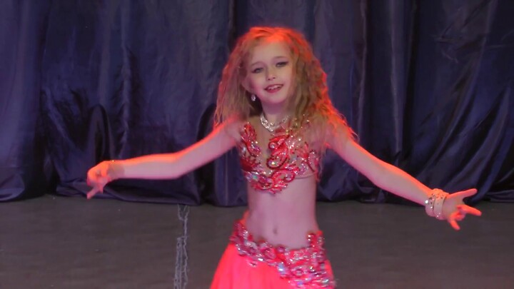 [That's a real waist!] Ukrainian petite beauty Sofia Yavtushenko's first performance at the Ukrainia