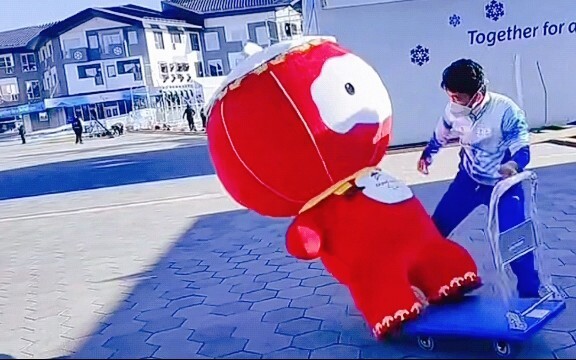 【Snow Rongrong’s Greatest Moments】A Rong‑baby who never gives up on proving herself!