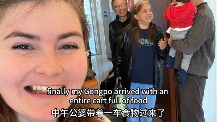 Một ngày gia đình Mỹ ở Hong Kong dùng bữa đầu năm tại Vũ Hán