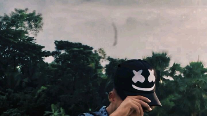 রংধনুর ওই সাত তুই তোর মনে মাখিস আমার জন্য মেঘলা আকাশ চাঁদ ডুবিয়ে রাখি।