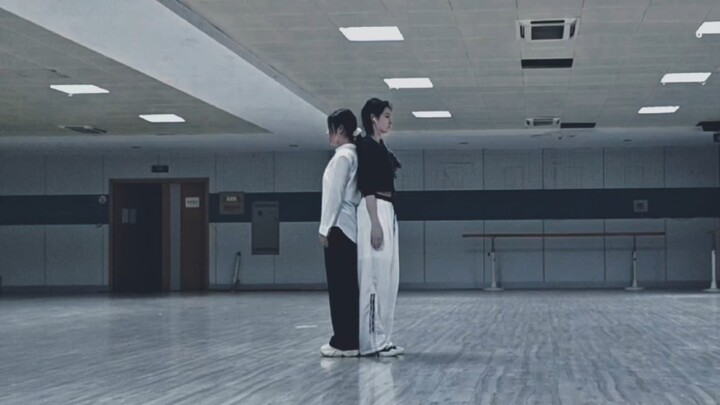 原创编舞｜《蜉蝣》：“如果你喜欢的话，请告诉我，我再亲自唱给你听。”   ——那些未开口的遗憾
