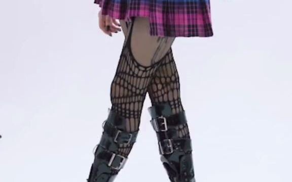 【Thời trang subculture】Sống trong ánh mắt của người khác chính là không tôn trọng bản thân