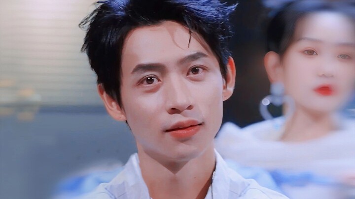 [Wei Chen] My prince charming—his sharply defined features are all the more endearing, radiating the