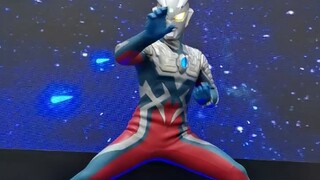 Ultraman Zero, kaki Zero SAMA luar biasa panjang, aku iri sekali