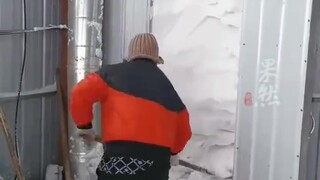 这会知道为什么东北的房门为什么是向里开的了吧！