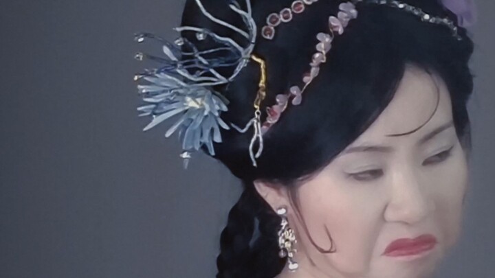 I heard you all only got to know me because of those Black Fox-inspired makeup looks!