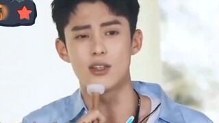 Wang Hedi hát bằng phương ngữ Tứ Xuyên không hề mâu thuẫn chút nào, nghe có vẻ hơi dễ chịu, ngoại tr