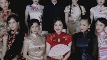 أنا حقًا أحبّ #المشاهير_جاءوا جدًا!!! الأخوات يقضين وقتًا ممتعًا معًا، إنهن حقًا...