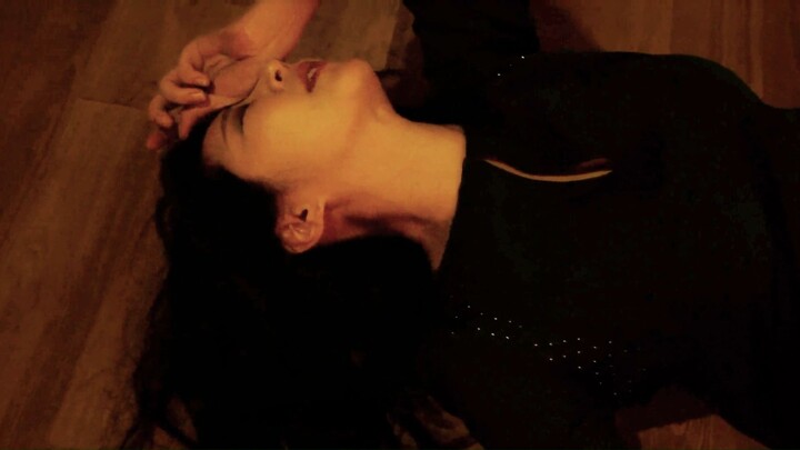 Moebiuseu 2013 : Wanita Misterius Yang Sealu Ingin Memotong K***an