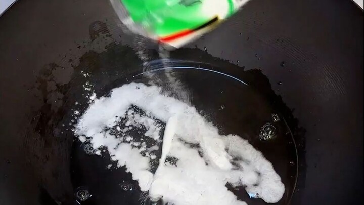 There's hope for that rusty old iron pot at home! Use this method, and even mosquitoes will slip whe