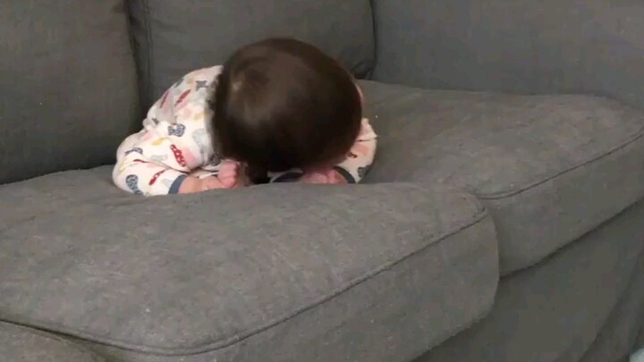 Nai Wei is so happy she's even headbutting herself, hahaha!