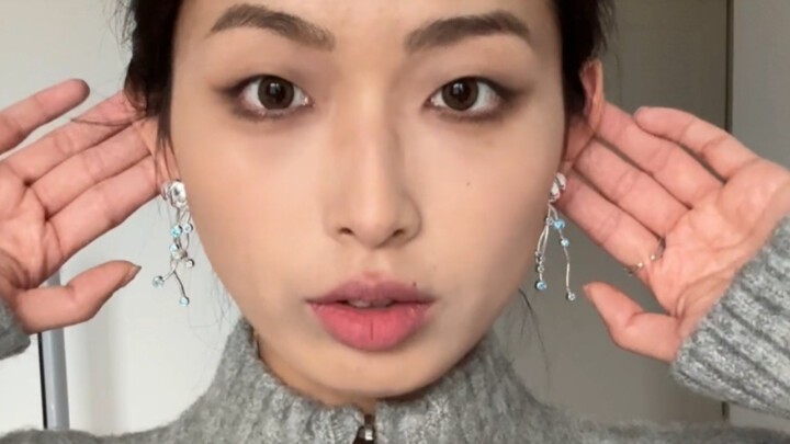 Have you come across these two amazing gadgets recommended on the feed? I bought them.