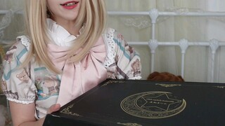 Model lolita tahun 6 tahun lalu dengan motif zodiak berlapis emas! Seperti apa rasanya melihatnya se