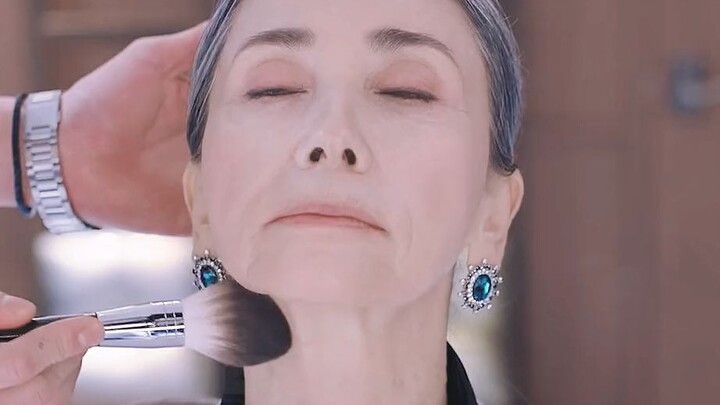 The female president of the chaebol looks younger instantly after changing her makeup!