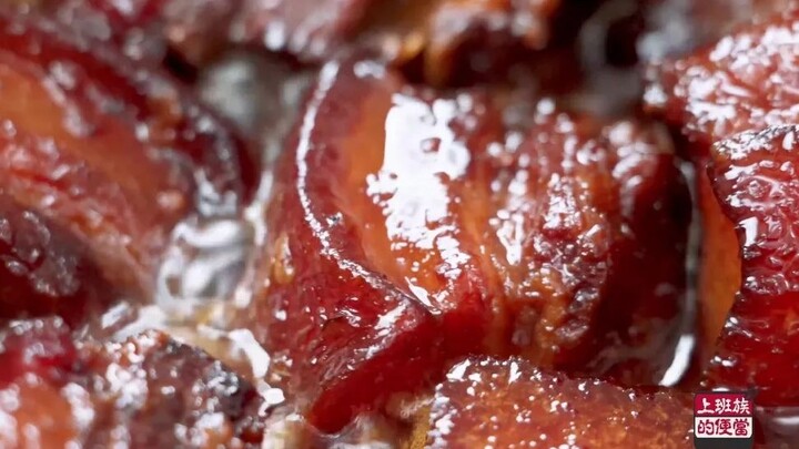 The restaurant's braised pork belly with wine aroma, priced at 38 yuan per serving, is truly addicti