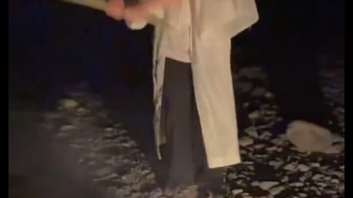 [#Daiki Tsuneta#] Satoshi Iguchi performs a dance to pray for big sales. Wishing for a bountiful aut