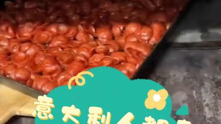 ชาวอิตาลีชอบกินพิซซ่าแบบนี้กันจริงๆ หรือ?