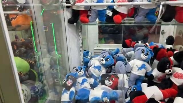 Claw Machine Madness at Empty Arcade!