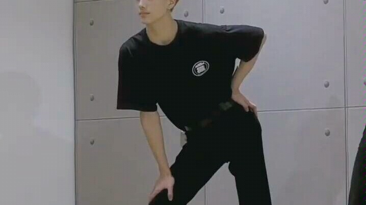 朴志晟《BOOM》官方focus！！游刃有余的舞蹈 撩人的表情！！