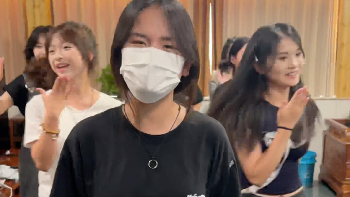Versi Girl Group Heshan dari "Memohon pada Buddha" versi DJ
