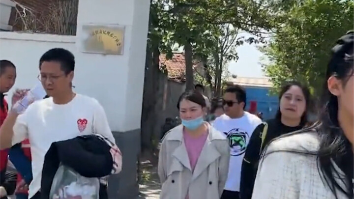 Pemilik restoran barbeku Jinling Ririxin di Zibo melarikan diri, entah apakah ipar perempuan saya su