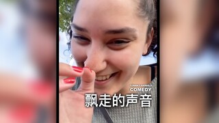 فجأة اختفى الصوت من الهاتف، ومع ذلك ظللت أشاهده مرارًا وتكرارًا!