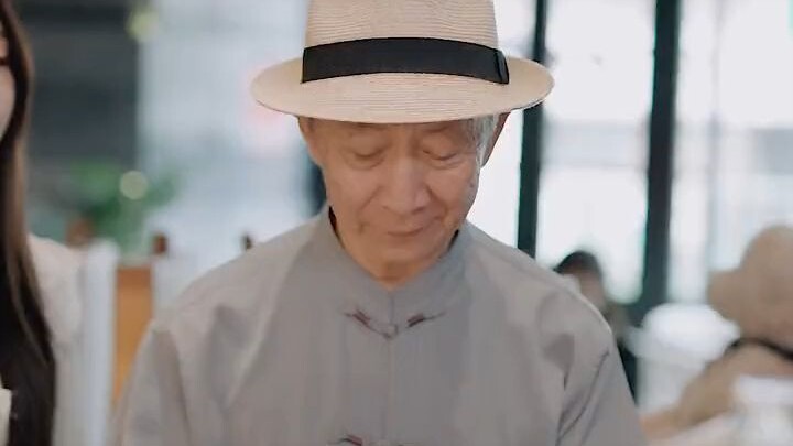 I met an old man by chance when buying coffee, and I didn’t expect that the couple I was dreaming of