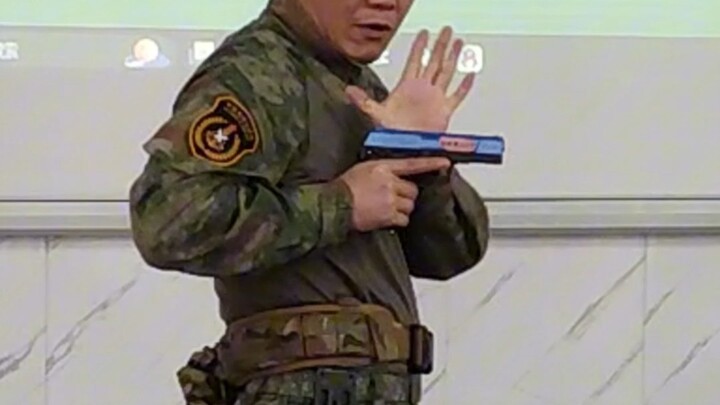 การหันข้างแล้วยิงกลับด้วยการตั้งกระสุนนั้นอันตรายมาก? นั่นก็เพราะคุณทำผิดวิธีต่างหาก!