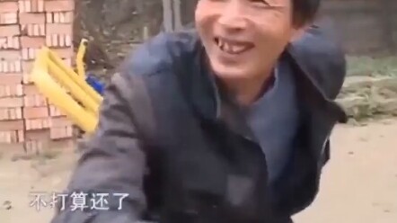 Setelah petani kampung Zhu Zhiwen tiba-tiba jadi viral, warga desa berbondong-bondong datang meminja