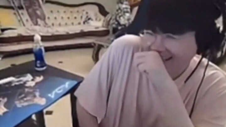 Zhitai mengadakan acara penggemar musik "Zhi Hao Ting La", seorang penggemar membawakan lagu yang di