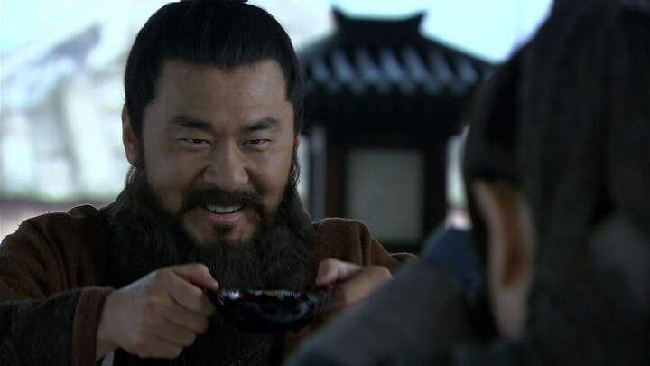 "ต้มเหล้าถกเรื่องสาวงาม"