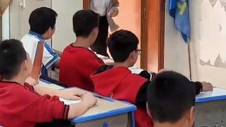 ชีวิตประจำวันของครูและนักเรียน