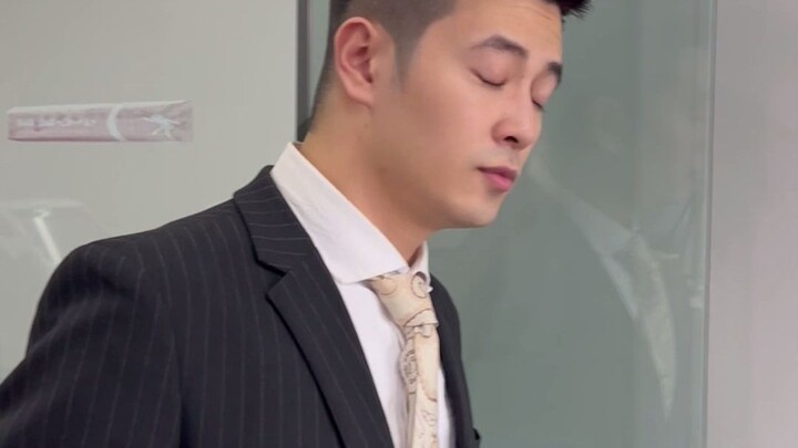 Sebagai seorang bos yang baik, Anda harus selalu berpikir satu langkah lebih maju daripada karyawan 