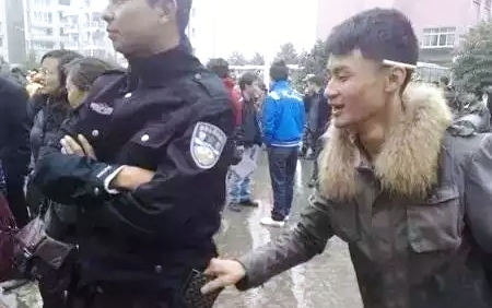 “入 狱 小 技 巧”