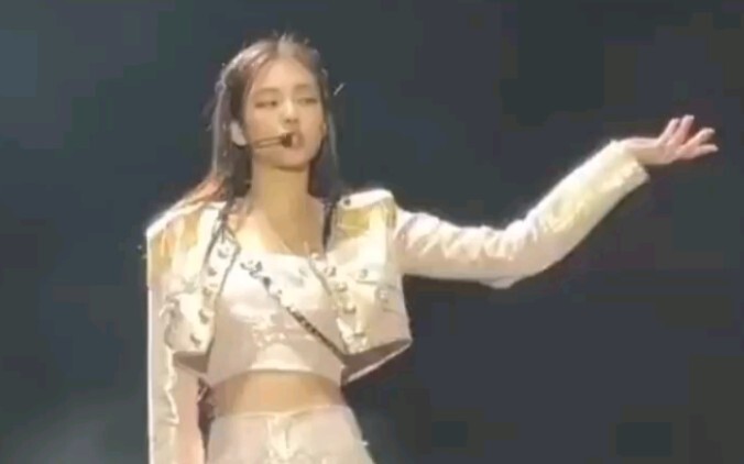 Jennie là công chúa!! Tôi đã xem phần này 64585656754 lần!