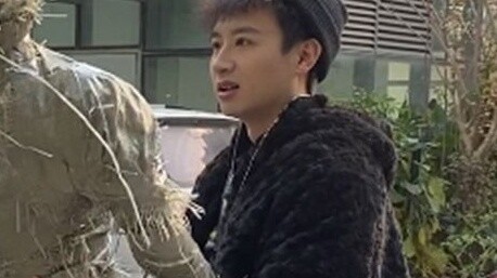 Insiden kematian kurir boneka tiup